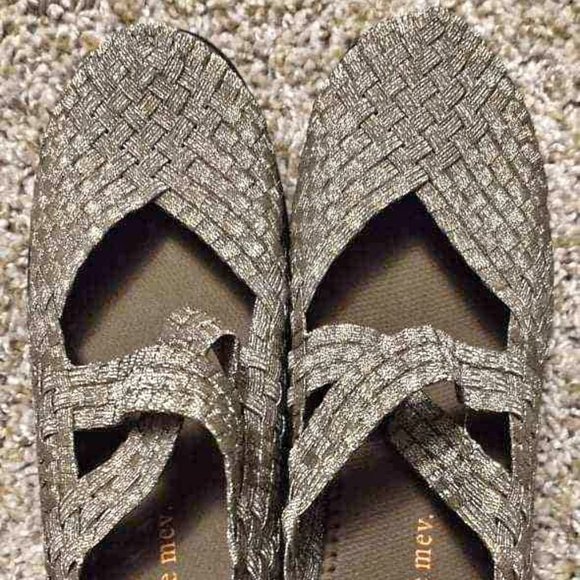 Bernie Mev. Cleopatra wedge pump Sz 41 S-001 - Picture 1 of 5